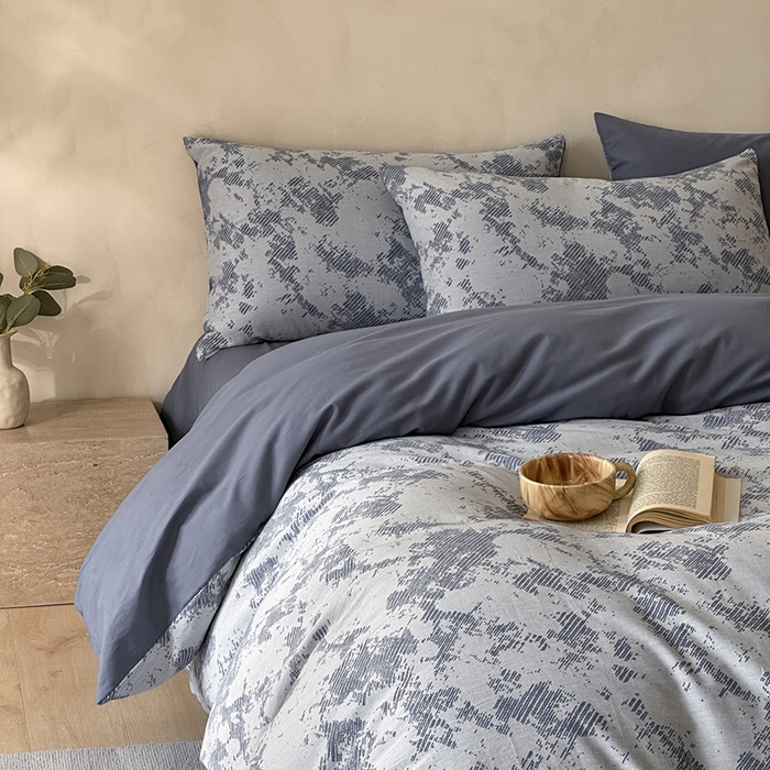 91家纺网 家纺一手货源 找家纺 小叮当家纺仓储工厂店 2025新款(买家秀 不断货)亲肤A类母婴级全棉纯棉三层纱色织提花磨毛四件套素影 素影-静谧-蓝