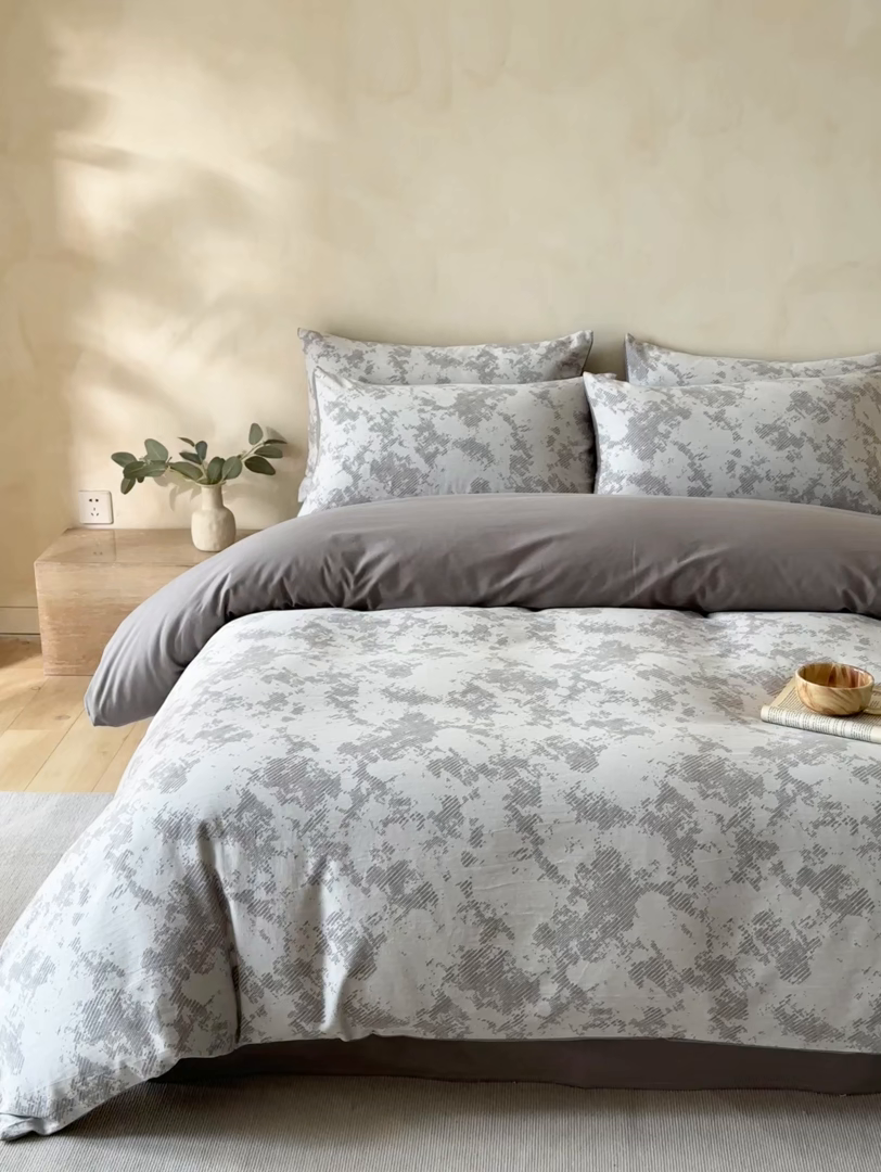 91家纺网 家纺一手货源 找家纺 小叮当家纺仓储工厂店 2025新款(买家秀 不断货)亲肤A类母婴级全棉纯棉三层纱色织提花磨毛四件套素影 素影-静谧-灰