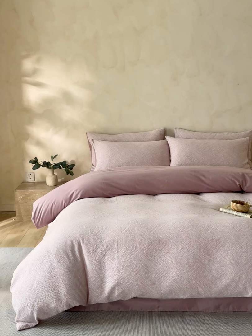 91家纺网 家纺一手货源 找家纺 小叮当家纺仓储工厂店 2025新款(买家秀 不断货)亲肤A类母婴级全棉纯棉三层纱色织提花磨毛四件套素影 素影-本色-粉