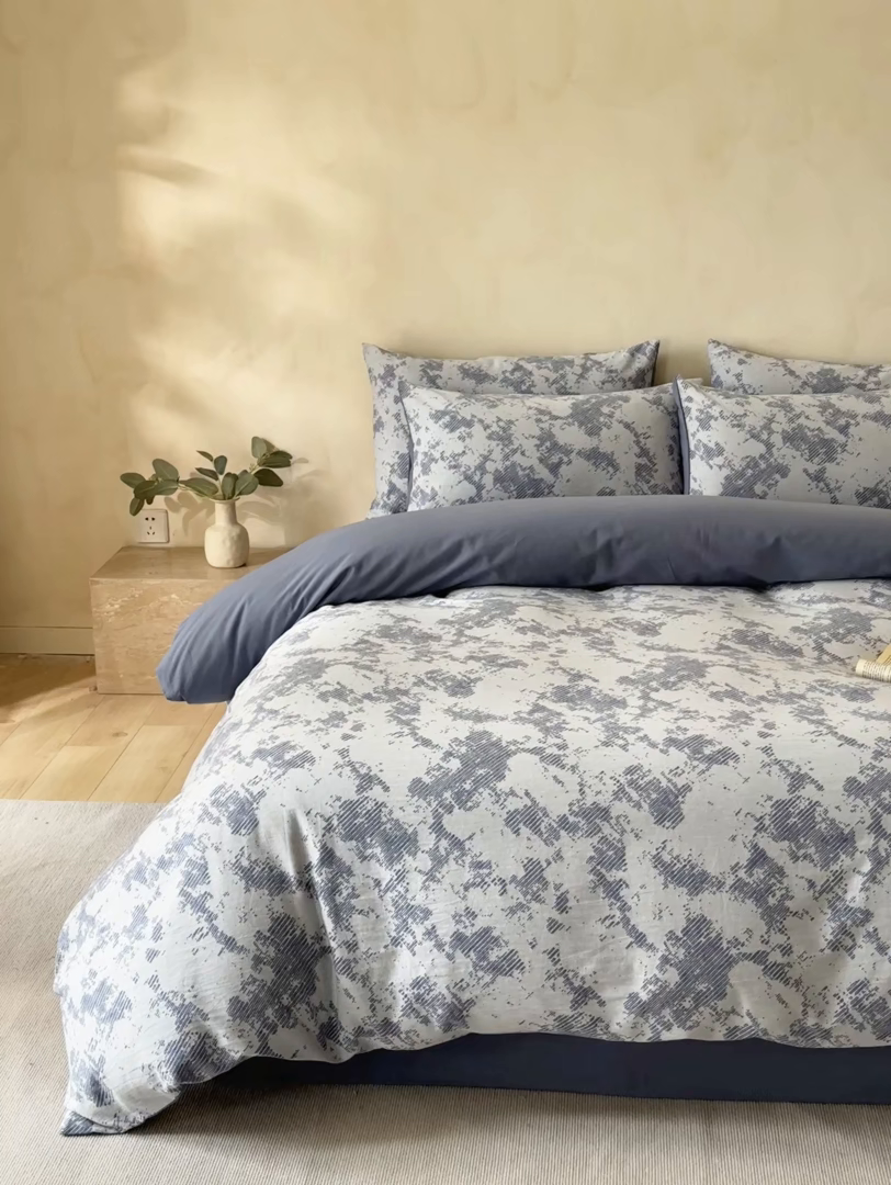 91家纺网 家纺一手货源 找家纺 小叮当家纺仓储工厂店 2025新款(买家秀 不断货)亲肤A类母婴级全棉纯棉三层纱色织提花磨毛四件套素影 素影-静谧-蓝