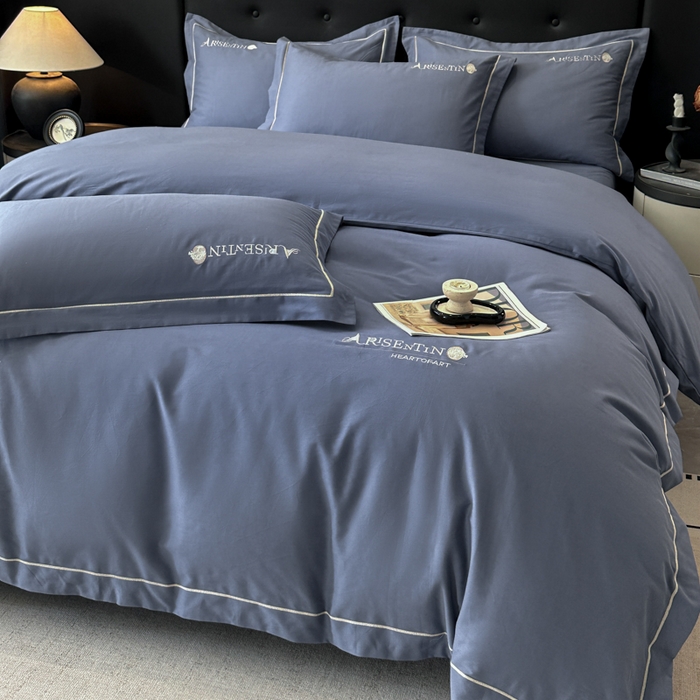 小叮当家纺仓储工厂店 2025新款(买家秀 不断货)A类全棉长绒棉纯棉加厚刺绣磨毛四件套-邂逅 邂逅-巴黎蓝