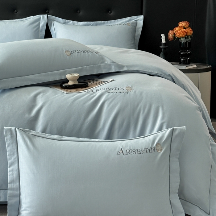 91家纺网 家纺一手货源 找家纺 小叮当家纺仓储工厂店 2025新款(买家秀 不断货)A类全棉长绒棉纯棉加厚刺绣磨毛四件套-邂逅 邂逅-云天蓝灰