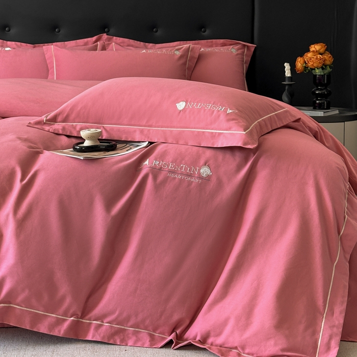 91家纺网 家纺一手货源 找家纺 小叮当家纺仓储工厂店 2025新款(买家秀 不断货)A类全棉长绒棉纯棉加厚刺绣磨毛四件套-邂逅 邂逅-蜜豆红