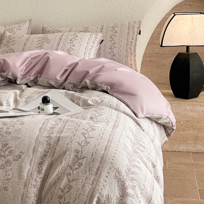 91家纺网 家纺一手货源 找家纺 小叮当家纺仓储工厂店 2025新款秋冬(买家秀 不断货)A类亲肤全棉纯棉色织水洗三层纱提花纯棉四件套 浪漫花韵-棕