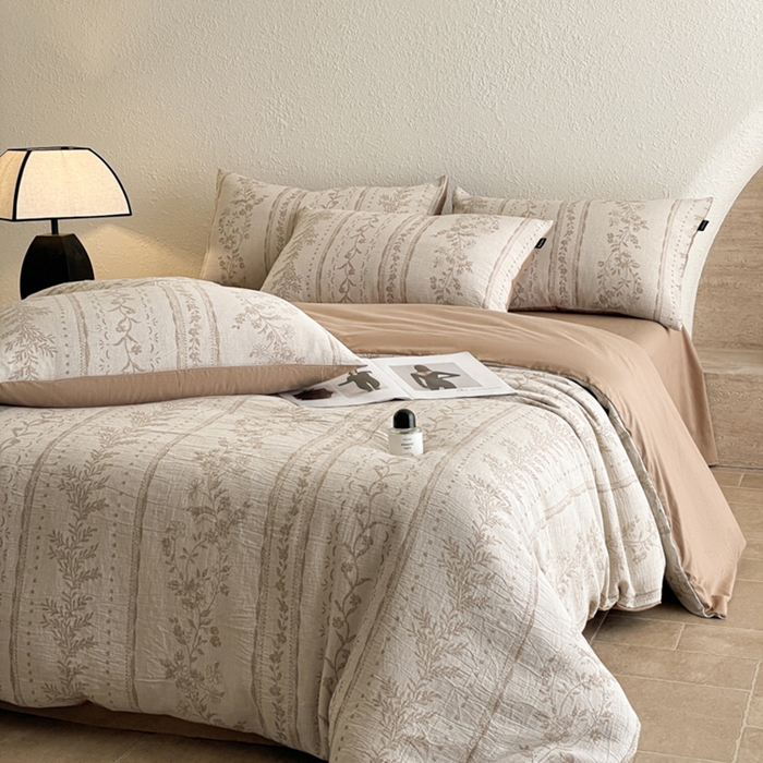 91家纺网 家纺一手货源 找家纺 小叮当家纺仓储工厂店 2025新款秋冬(买家秀 不断货)A类亲肤全棉纯棉色织水洗三层纱提花纯棉四件套 浪漫花韵-咖