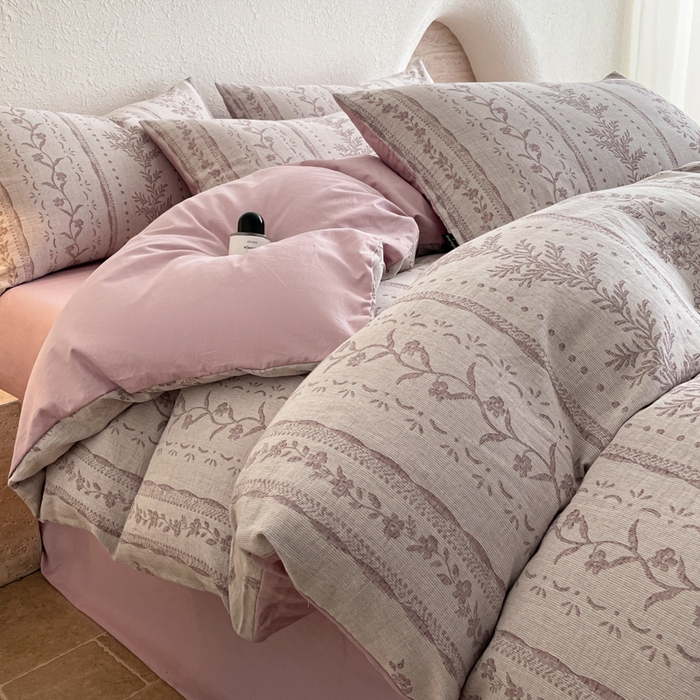 91家纺网 家纺一手货源 找家纺 小叮当家纺仓储工厂店 2025新款秋冬(买家秀 不断货)A类亲肤全棉纯棉色织水洗三层纱提花纯棉四件套 浪漫花韵-棕