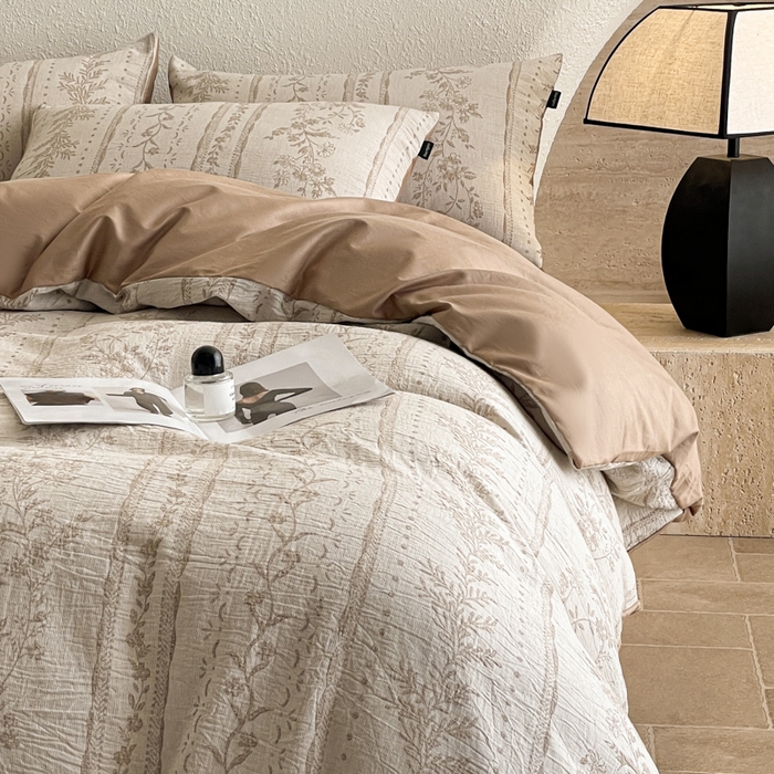 91家纺网 家纺一手货源 找家纺 小叮当家纺仓储工厂店 2025新款秋冬(买家秀 不断货)A类亲肤全棉纯棉色织水洗三层纱提花纯棉四件套 浪漫花韵-咖