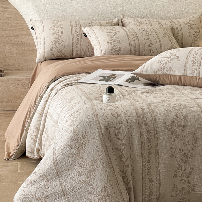 91家纺网 家纺一手货源 找家纺 小叮当家纺仓储工厂店 2025新款秋冬(买家秀 不断货)A类亲肤全棉纯棉色织水洗三层纱提花纯棉四件套 浪漫花韵-咖