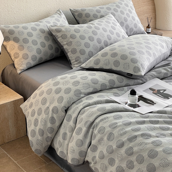 91家纺网 家纺一手货源 找家纺 小叮当家纺仓储工厂店 2025新款秋冬(买家秀 不断货)A类亲肤全棉纯棉色织水洗三层纱提花纯棉四件套 波妞-灰