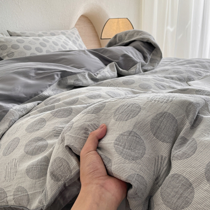 91家纺网 家纺一手货源 找家纺 小叮当家纺仓储工厂店 2025新款秋冬(买家秀 不断货)A类亲肤全棉纯棉色织水洗三层纱提花纯棉四件套 波妞-灰