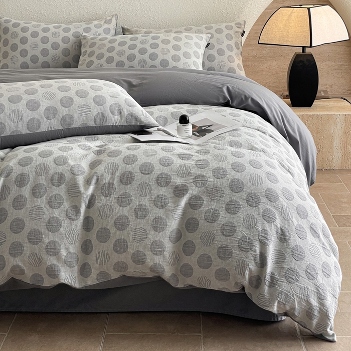 91家纺网 家纺一手货源 找家纺 小叮当家纺仓储工厂店 2025新款秋冬(买家秀 不断货)A类亲肤全棉纯棉色织水洗三层纱提花纯棉四件套 波妞-灰