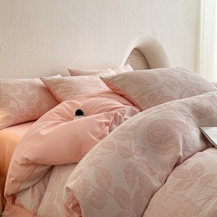 91家纺网 家纺一手货源 找家纺 小叮当家纺仓储工厂店 2025新款秋冬(买家秀 不断货)A类亲肤全棉纯棉色织水洗三层纱提花纯棉四件套 望月-粉