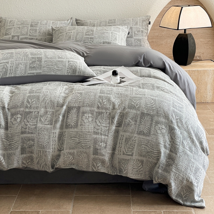 91家纺网 家纺一手货源 找家纺 小叮当家纺仓储工厂店 2025新款秋冬(买家秀 不断货)A类亲肤全棉纯棉色织水洗三层纱提花纯棉四件套 棕榈韵致-灰