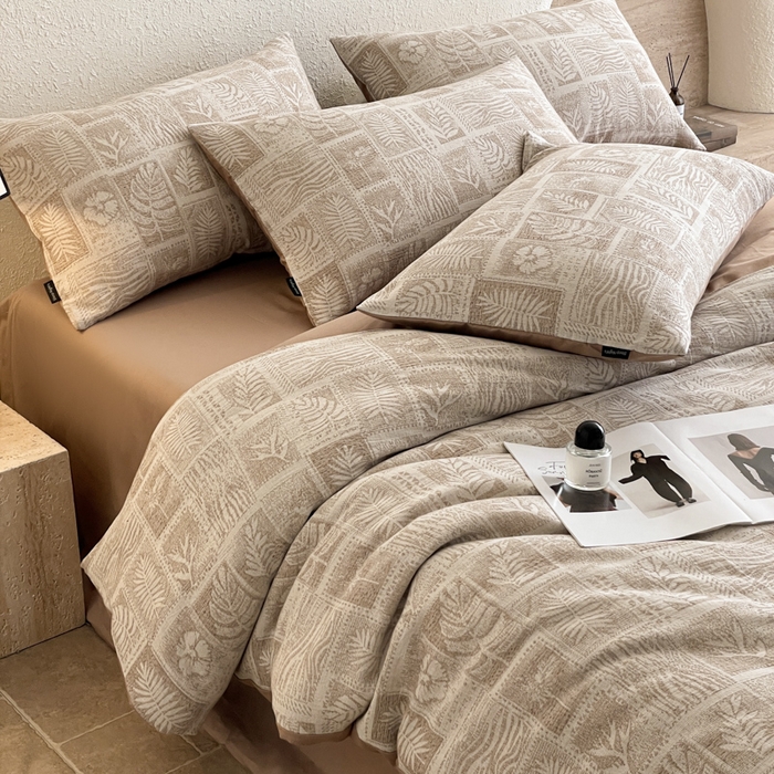 91家纺网 家纺一手货源 找家纺 小叮当家纺仓储工厂店 2025新款秋冬(买家秀 不断货)A类亲肤全棉纯棉色织水洗三层纱提花纯棉四件套 棕榈韵致-咖