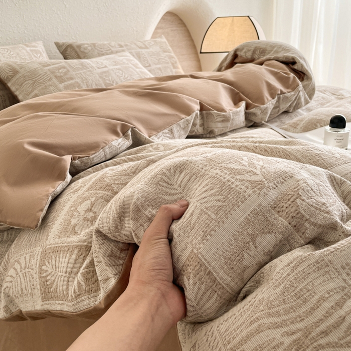 91家纺网 家纺一手货源 找家纺 小叮当家纺仓储工厂店 2025新款秋冬(买家秀 不断货)A类亲肤全棉纯棉色织水洗三层纱提花纯棉四件套 棕榈韵致-咖