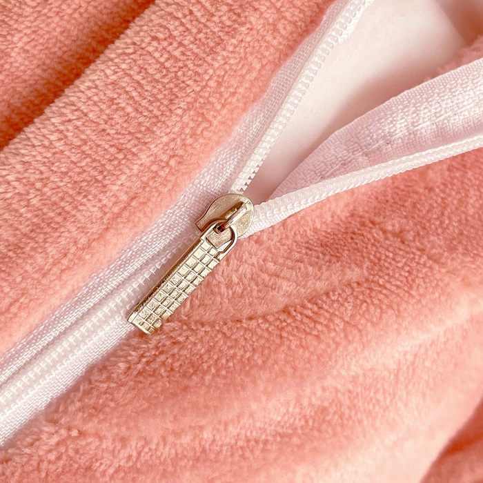 91家纺网 家纺一手货源 找家纺 慕希家纺 2025新款高克重牛奶绒雕花四件套-秘境 秘境-樱花粉