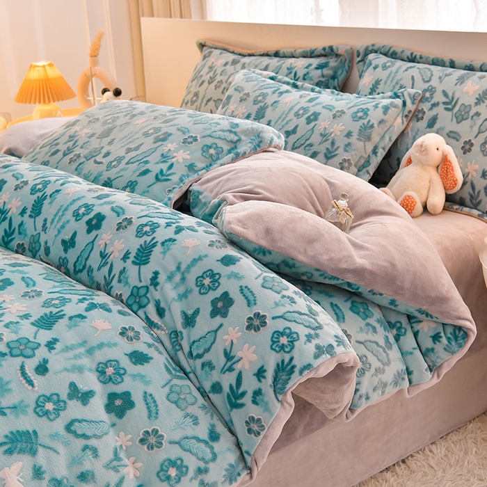 91家纺网 家纺一手货源 找家纺 畅畅家纺 2025新款亲肤舒适冬季保暖8斤重牛奶绒6D雕花绒床单四件套 繁花似锦-绿