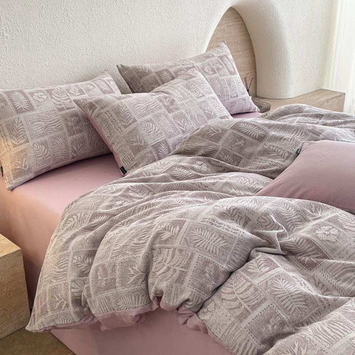 91家纺网 家纺一手货源 找家纺 小叮当家纺仓储工厂店 2025新款秋冬(买家秀 不断货)A类亲肤全棉纯棉色织水洗三层纱提花纯棉四件套 棕榈韵致-棕