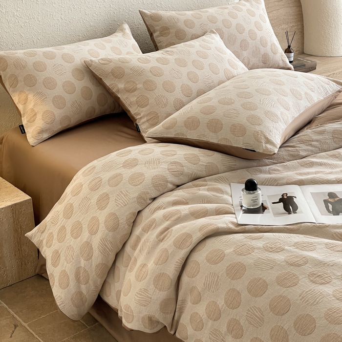 91家纺网 家纺一手货源 找家纺 小叮当家纺仓储工厂店 2025新款秋冬(买家秀 不断货)A类亲肤全棉纯棉色织水洗三层纱提花纯棉四件套 波妞-咖