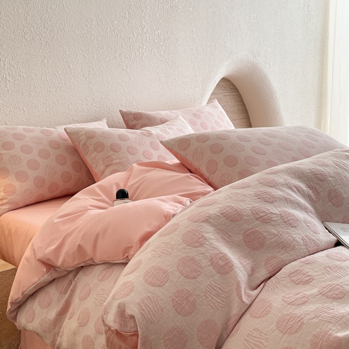 91家纺网 家纺一手货源 找家纺 小叮当家纺仓储工厂店 2025新款秋冬(买家秀 不断货)A类亲肤全棉纯棉色织水洗三层纱提花纯棉四件套 波妞-粉