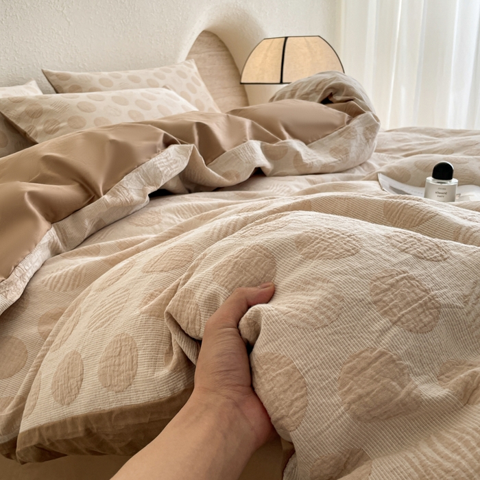 91家纺网 家纺一手货源 找家纺 小叮当家纺仓储工厂店 2025新款秋冬(买家秀 不断货)A类亲肤全棉纯棉色织水洗三层纱提花纯棉四件套 波妞-咖