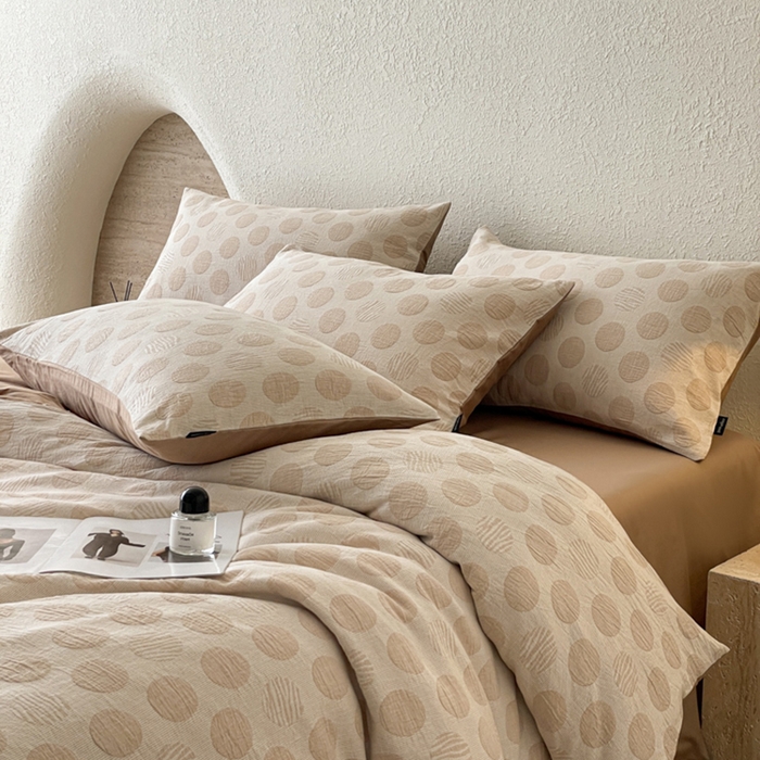 91家纺网 家纺一手货源 找家纺 小叮当家纺仓储工厂店 2025新款秋冬(买家秀 不断货)A类亲肤全棉纯棉色织水洗三层纱提花纯棉四件套 波妞-咖