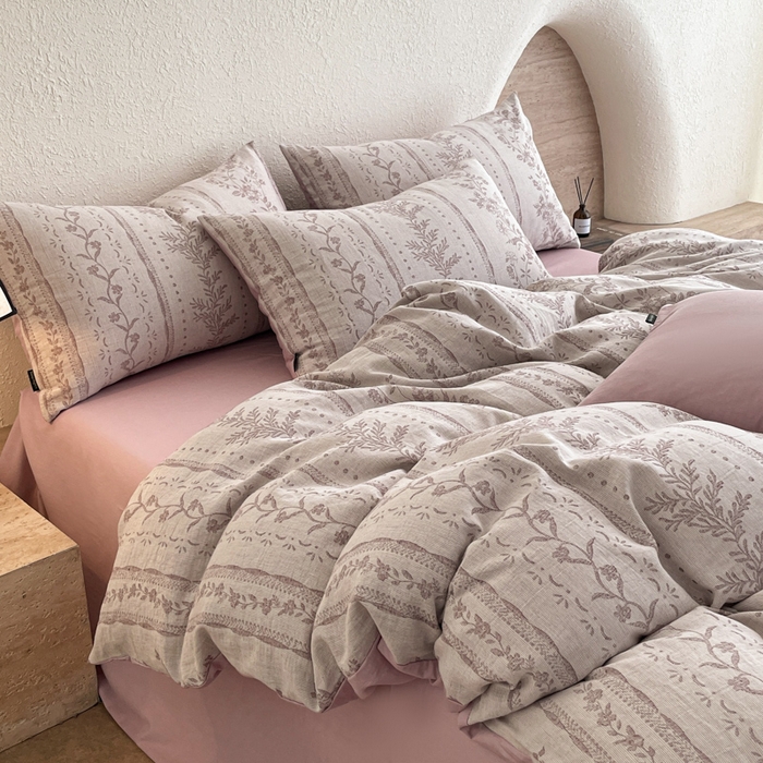 91家纺网 家纺一手货源 找家纺 小叮当家纺仓储工厂店 2025新款秋冬(买家秀 不断货)A类亲肤全棉纯棉色织水洗三层纱提花纯棉四件套 浪漫花韵-棕