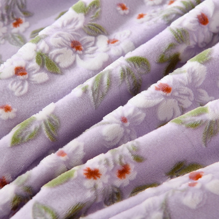 91家纺网 家纺一手货源 找家纺 畅畅家纺 2025新款亲肤舒适冬季保暖8斤重牛奶绒6D雕花绒床单四件套 桃花朵朵-紫