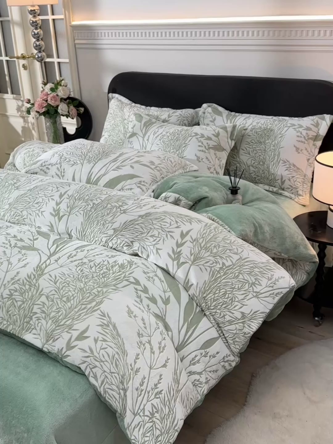 91家纺网 家纺一手货源 找家纺 畅畅家纺 2025新款亲肤舒适冬季保暖8斤重牛奶绒6D雕花绒床单四件套 摇曳-绿