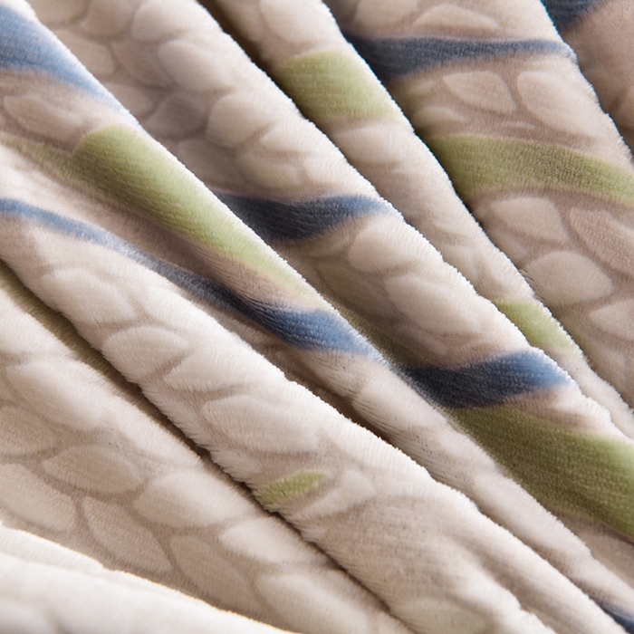 91家纺网 家纺一手货源 找家纺 畅畅家纺 2025新款亲肤舒适冬季保暖8斤重牛奶绒6D雕花绒床单四件套 川流不息-兰