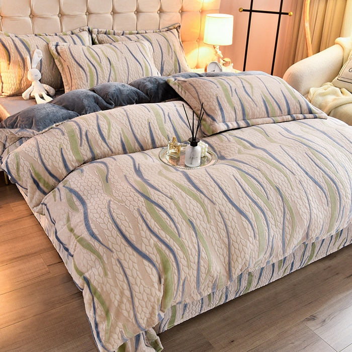 91家纺网 家纺一手货源 找家纺 畅畅家纺 2025新款亲肤舒适冬季保暖8斤重牛奶绒6D雕花绒床单四件套 川流不息-兰