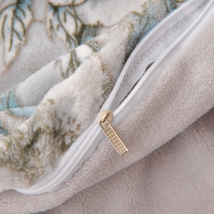 91家纺网 家纺一手货源 找家纺 畅畅家纺 2025新款亲肤舒适冬季保暖8斤重牛奶绒6D雕花绒床单四件套 豆蔻年华