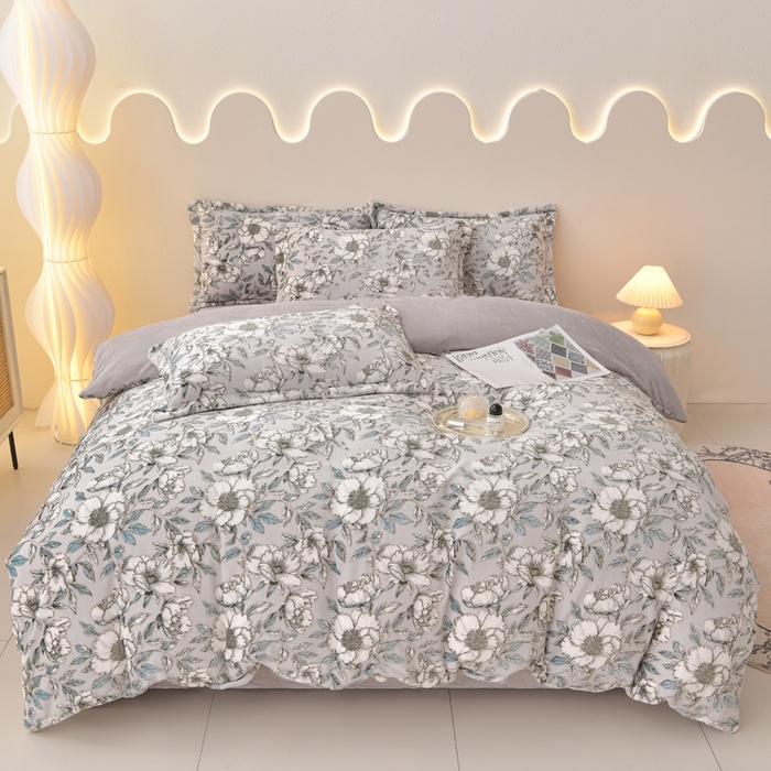 91家纺网 家纺一手货源 找家纺 畅畅家纺 2025新款亲肤舒适冬季保暖8斤重牛奶绒6D雕花绒床单四件套 豆蔻年华