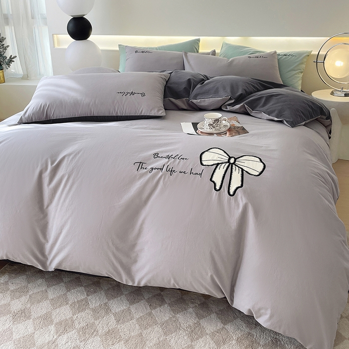 91家纺网 家纺一手货源 找家纺 小叮当家纺仓储工厂店 2025新款(买家秀不断货)A类母婴及全棉纯棉水洗棉刺绣贴布绣四件套--初恋系列 迷雾灰+高级灰