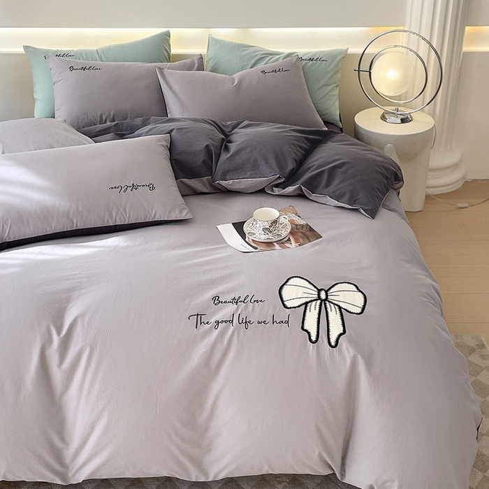 91家纺网 家纺一手货源 找家纺 小叮当家纺仓储工厂店 2025新款(买家秀不断货)A类母婴及全棉纯棉水洗棉刺绣贴布绣四件套--初恋系列 迷雾灰+高级灰