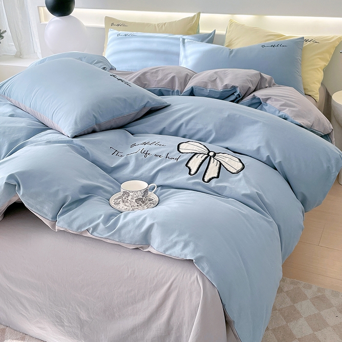 91家纺网 家纺一手货源 找家纺 小叮当家纺仓储工厂店 2025新款(买家秀不断货)A类母婴及全棉纯棉水洗棉刺绣贴布绣四件套--初恋系列 梵星蓝+迷雾灰