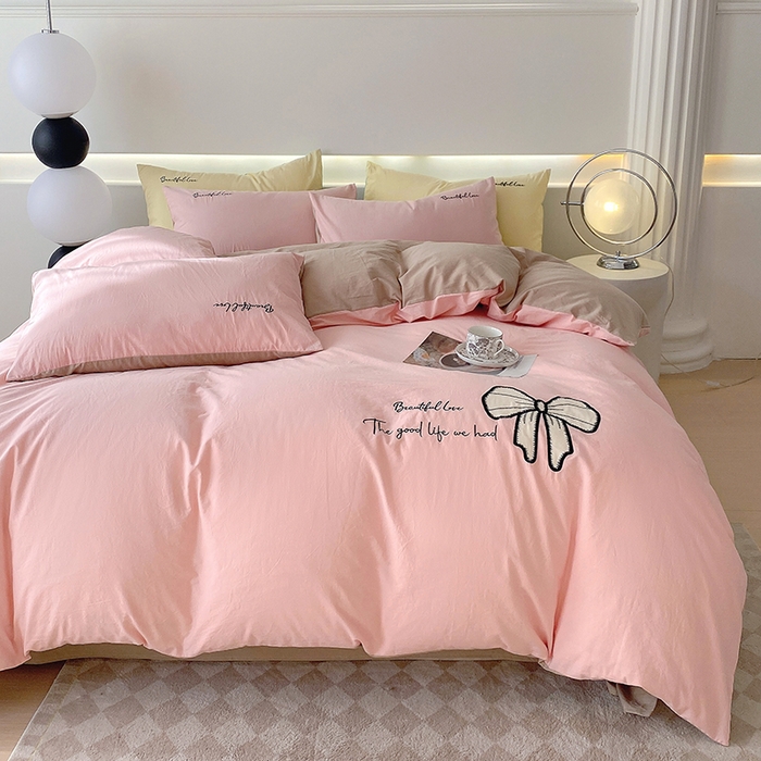 91家纺网 家纺一手货源 找家纺 小叮当家纺仓储工厂店 2025新款(买家秀不断货)A类母婴及全棉纯棉水洗棉刺绣贴布绣四件套--初恋系列 粉玉+卡其