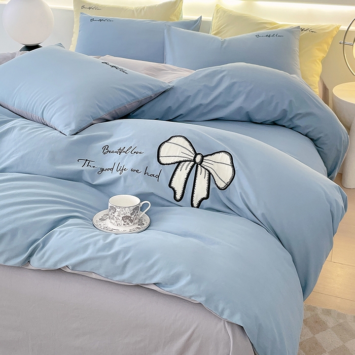 91家纺网 家纺一手货源 找家纺 小叮当家纺仓储工厂店 2025新款(买家秀不断货)A类母婴及全棉纯棉水洗棉刺绣贴布绣四件套--初恋系列 梵星蓝+迷雾灰