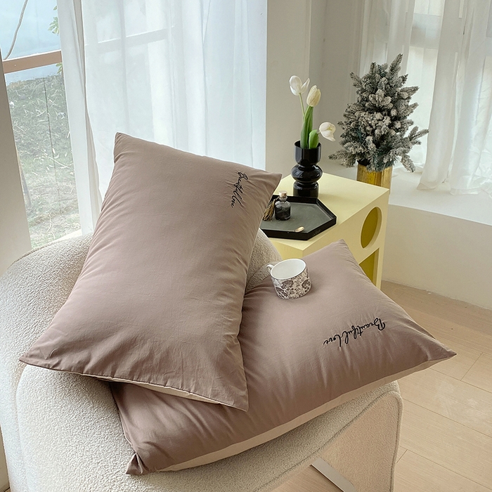 91家纺网 家纺一手货源 找家纺 小叮当家纺仓储工厂店 2025新款(买家秀不断货)A类母婴及全棉纯棉水洗棉刺绣贴布绣四件套--初恋系列 班尼咖+卡其