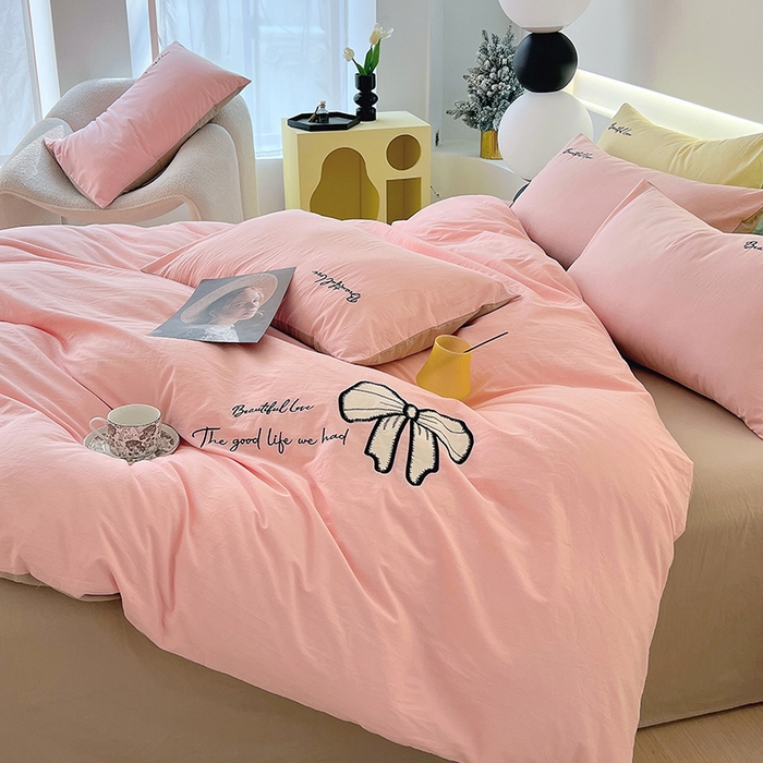 91家纺网 家纺一手货源 找家纺 小叮当家纺仓储工厂店 2025新款(买家秀不断货)A类母婴及全棉纯棉水洗棉刺绣贴布绣四件套--初恋系列 粉玉+卡其