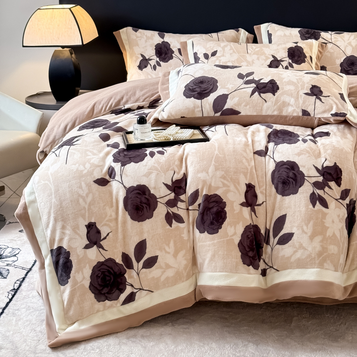 91家纺网 家纺一手货源 找家纺 （总）KA家纺 2025新款秋冬轻奢高克重双拼角牛奶绒四件套