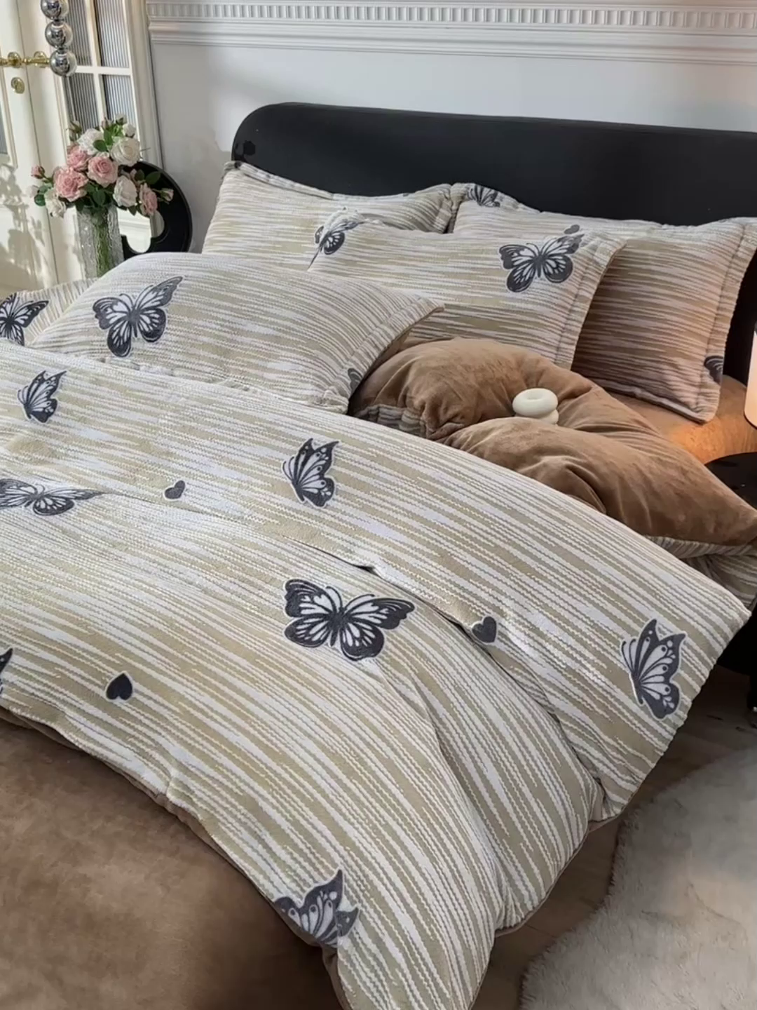 91家纺网 家纺一手货源 找家纺 畅畅家纺 2025新款亲肤舒适冬季保暖8斤重牛奶绒6D雕花绒床单四件套 蝴蝶-棕