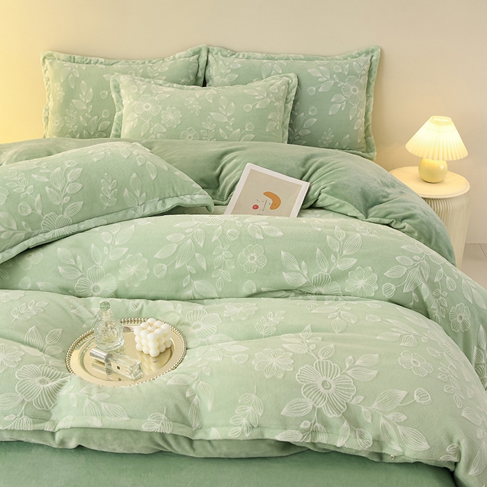 91家纺网 家纺一手货源 找家纺 畅畅家纺 2025新款亲肤舒适冬季保暖8斤重牛奶绒6D雕花绒床单四件套 花甜蜜意-绿