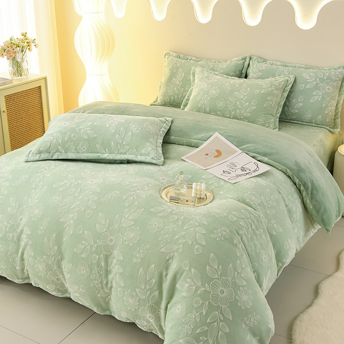 91家纺网 家纺一手货源 找家纺 畅畅家纺 2025新款亲肤舒适冬季保暖8斤重牛奶绒6D雕花绒床单四件套 花甜蜜意-绿