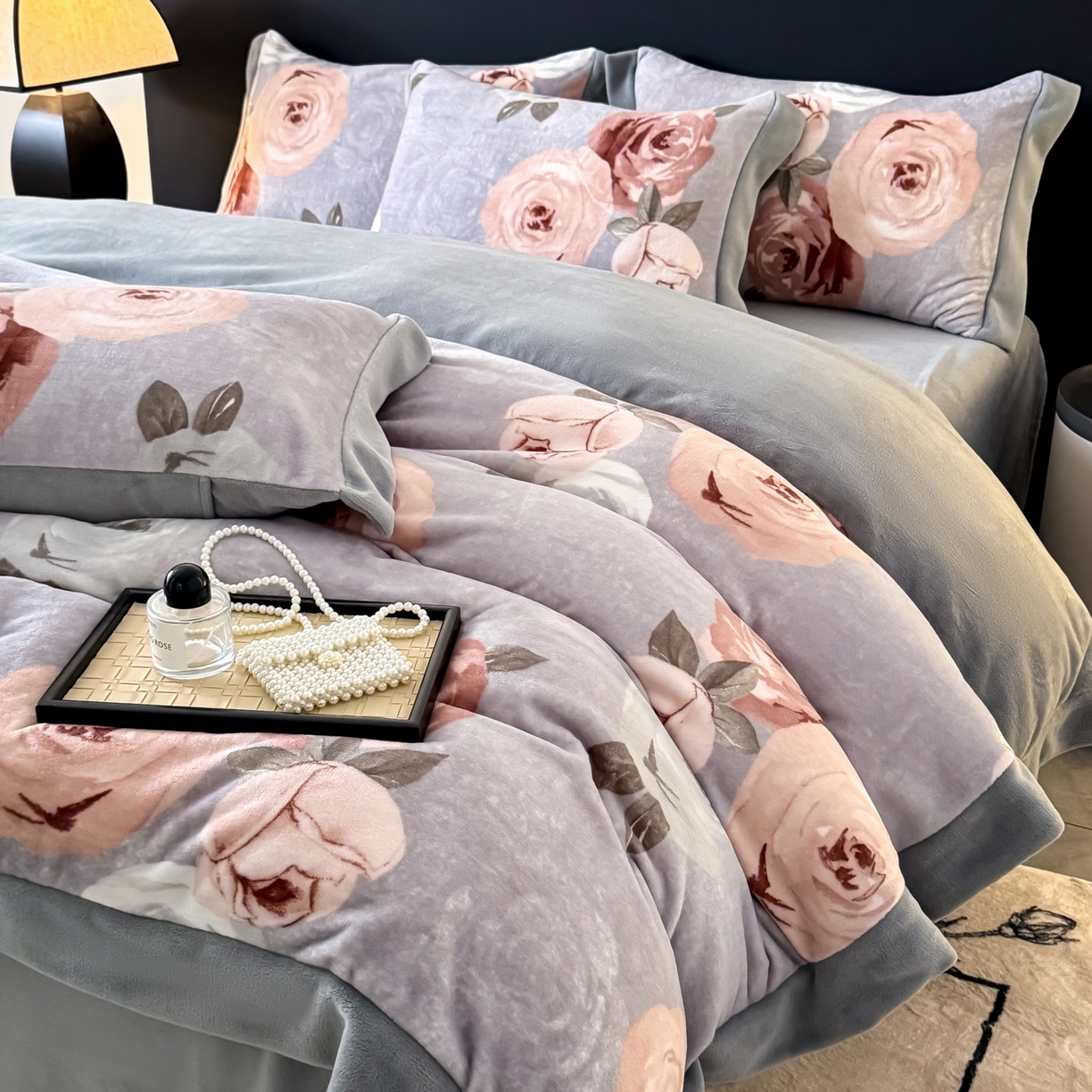 91家纺网 家纺一手货源 找家纺 KA家纺 2025新款秋冬轻奢高克重双拼角牛奶绒四件套 繁花似锦