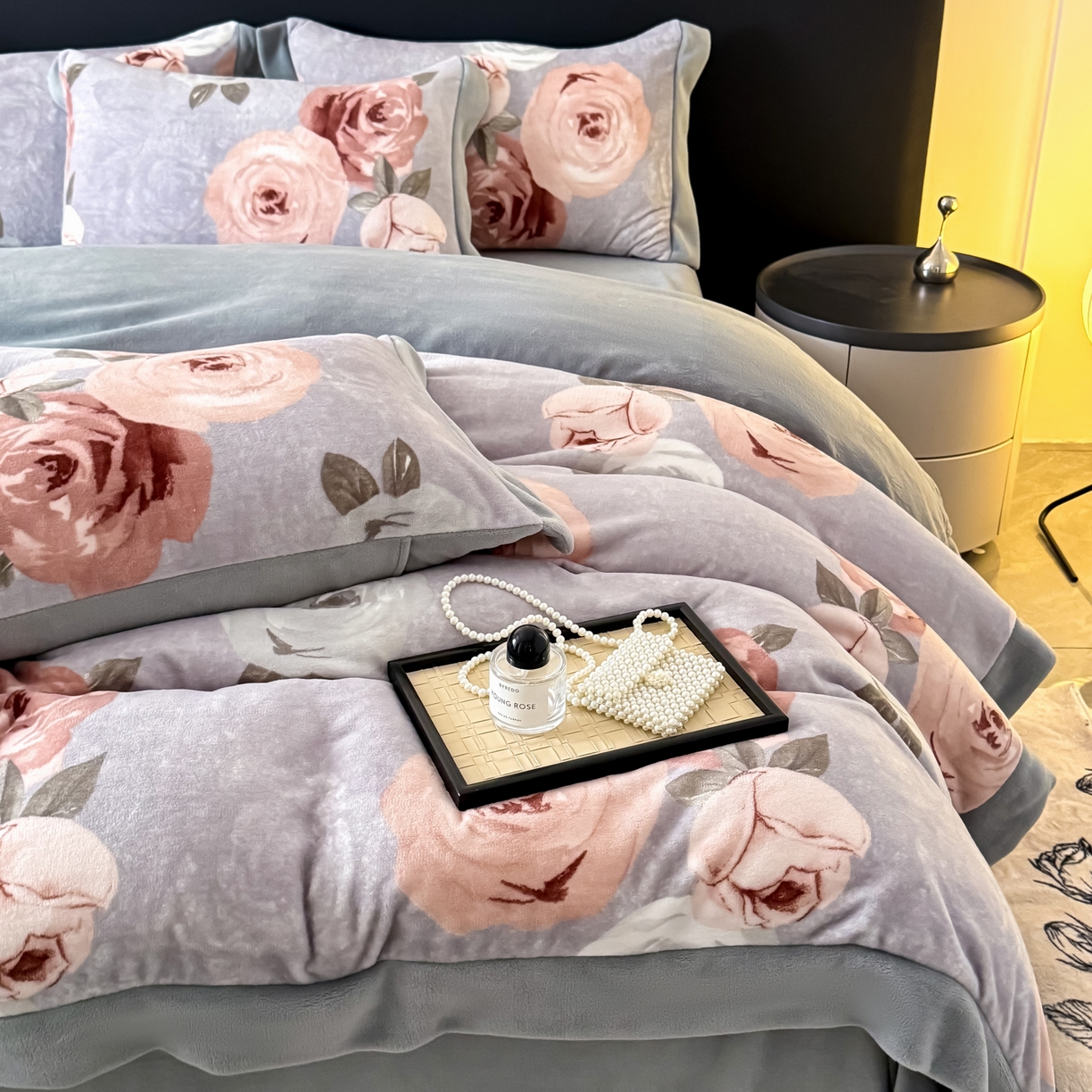 91家纺网 家纺一手货源 找家纺 KA家纺 2025新款秋冬轻奢高克重双拼角牛奶绒四件套 繁花似锦