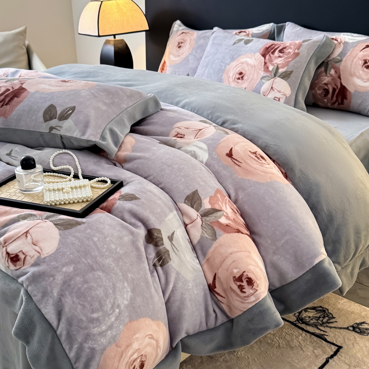 91家纺网 家纺一手货源 找家纺 KA家纺 2025新款秋冬轻奢高克重双拼角牛奶绒四件套 繁花似锦