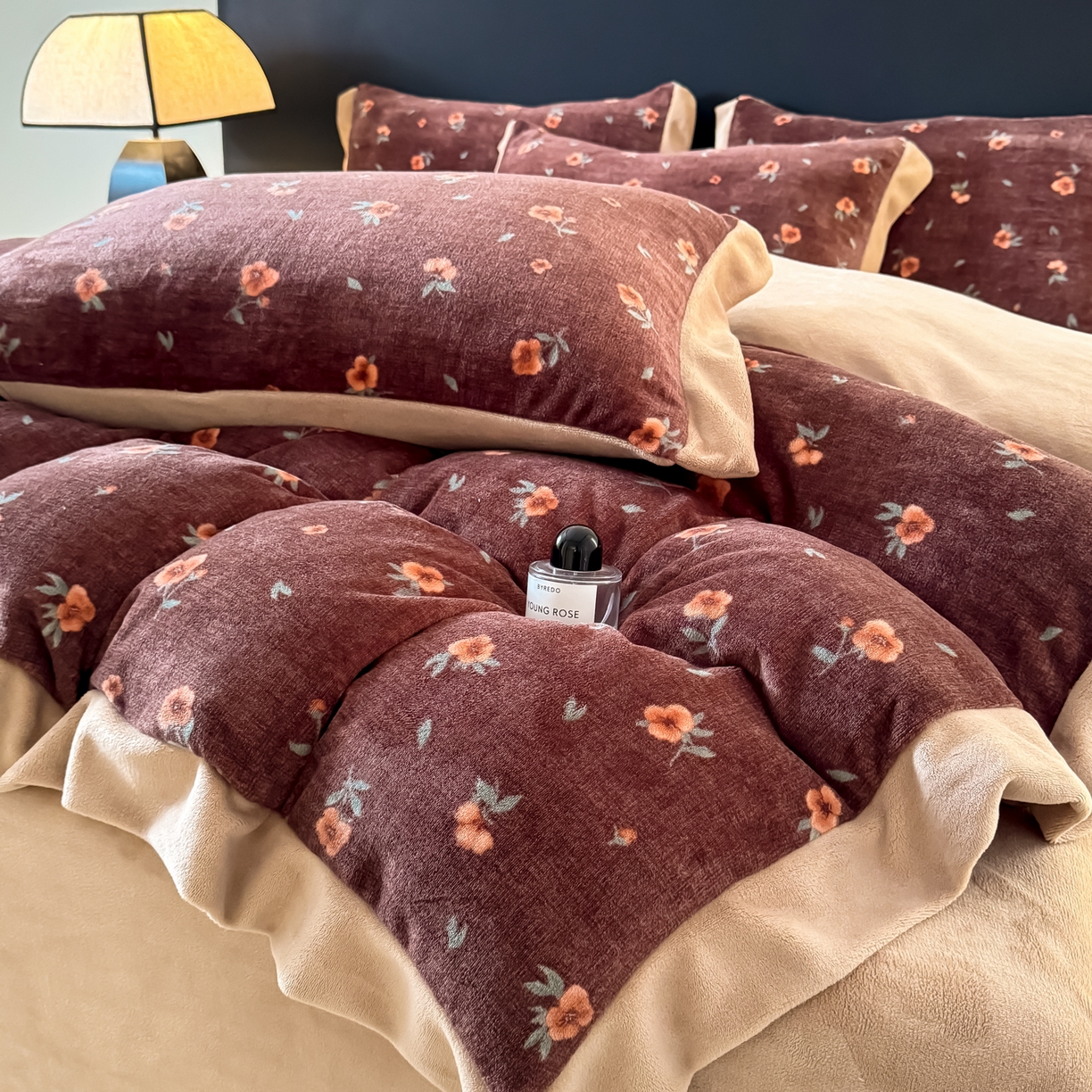 KA家纺 2025新款秋冬轻奢高克重双拼角牛奶绒四件套 复古粉黛