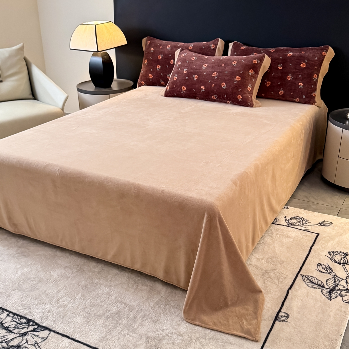 91家纺网 家纺一手货源 找家纺 KA家纺 2025新款秋冬轻奢高克重双拼角牛奶绒四件套 复古粉黛