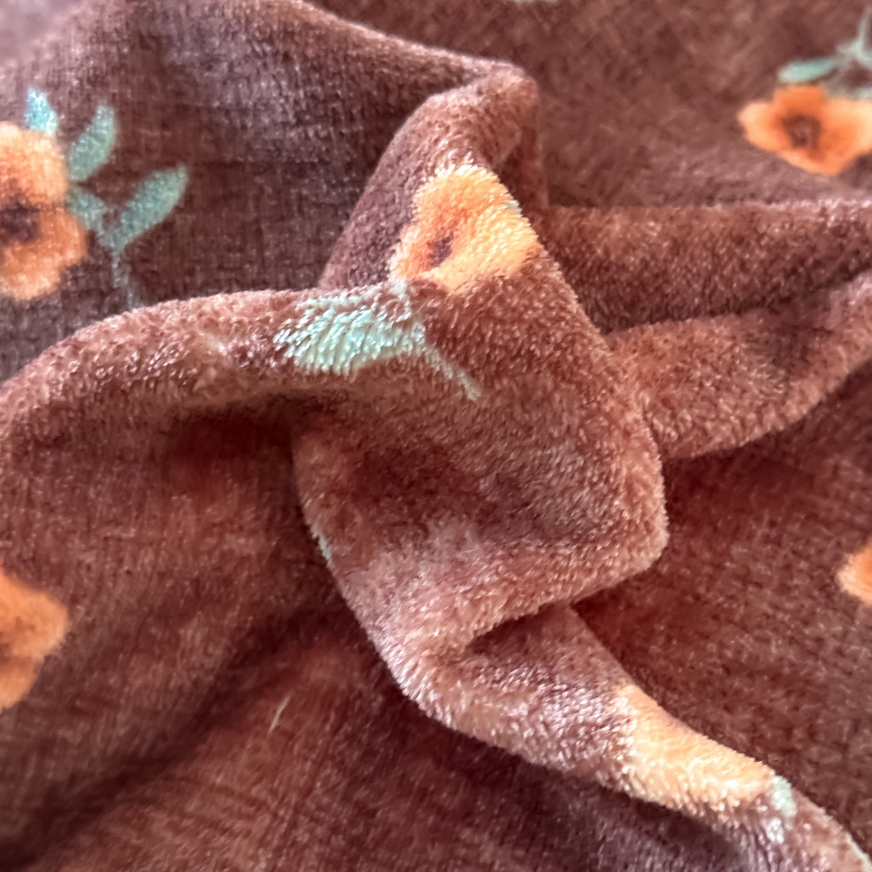 91家纺网 家纺一手货源 找家纺 KA家纺 2025新款秋冬轻奢高克重双拼角牛奶绒四件套 复古粉黛